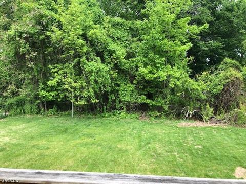 343 Elmwood Dr, Paramus, NJ 07652 photo 9