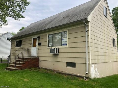 343 Elmwood Dr, Paramus, NJ 07652 photo 4