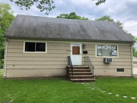 343 Elmwood Dr, Paramus, NJ 07652 photo 2