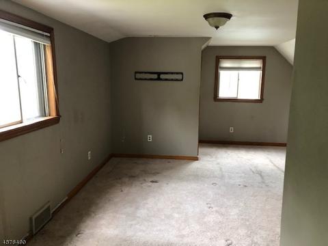 343 Elmwood Dr, Paramus, NJ 07652 photo 25