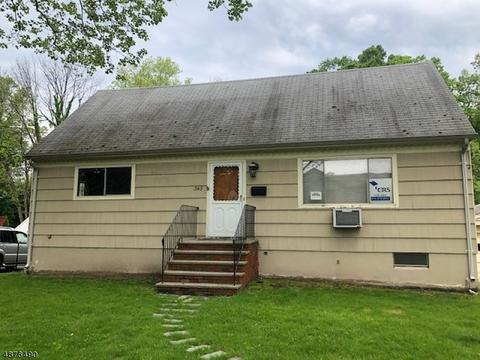 343 Elmwood Dr, Paramus, NJ 07652 photo 1