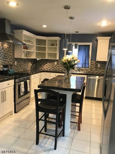 30 Park Ln, Wayne, NJ 07470 photo 3