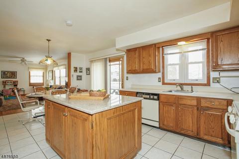 253 Ratzer Rd, Wayne, NJ 07470 photo 9