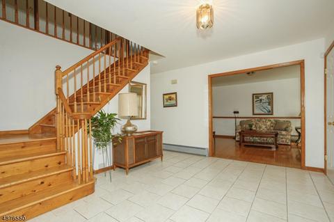 253 Ratzer Rd, Wayne, NJ 07470 photo 2