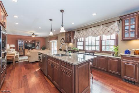 56 Lenox Rd, Wayne, NJ 07470 photo 2