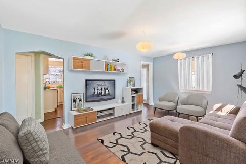 429-31 Brook Ct, Plainfield, NJ 07060 photo 3