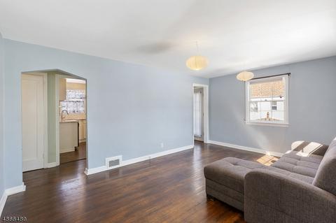 429-31 Brook Ct, Plainfield, NJ 07060 photo 4