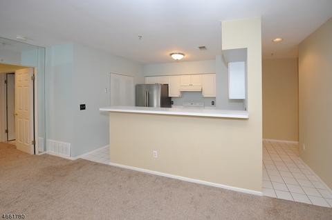 2101 Schindler Ln, Wayne, NJ 07470 photo 2
