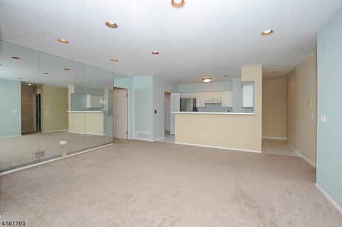 2101 Schindler Ln, Wayne, NJ 07470 photo 4
