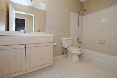 2101 Schindler Ln, Wayne, NJ 07470 photo 17
