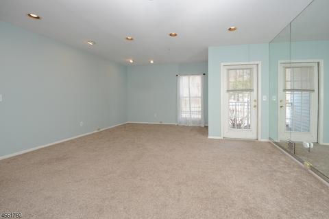 2101 Schindler Ln, Wayne, NJ 07470 photo 9