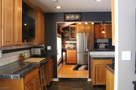 52 David Scott Dr, Wayne, NJ 07470 photo 3