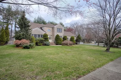 97 Carol Pl, Wayne, NJ 07470 photo 1