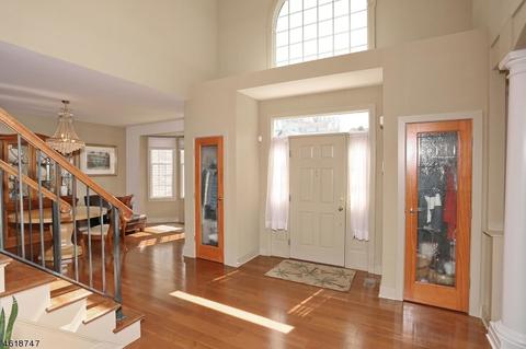 107 Van Buren Dr, Paramus, NJ 07652 photo 4