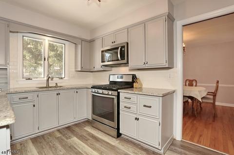 7 Hickory Pl, Upper Saddle River, NJ 07458 photo 9
