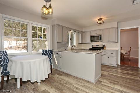 7 Hickory Pl, Upper Saddle River, NJ 07458 photo 11