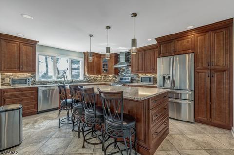 20 Meadowbrook Rd, Millburn Twp., NJ 07078 photo 3