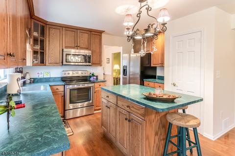 18 River Bend Rd, Clinton, NJ 08809 photo 4