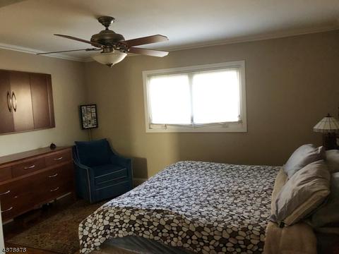 142 Arundel Rd, Paramus, NJ 07652 photo 5