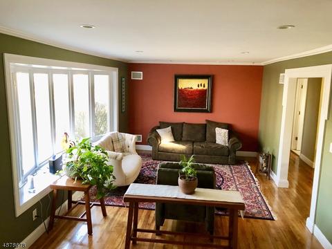 142 Arundel Rd, Paramus, NJ 07652 photo 3