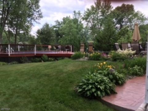 11 Grantwood Rd, Wayne, NJ 07470 photo 2