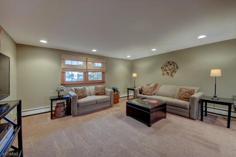 11 Grantwood Rd, Wayne, NJ 07470 photo 6