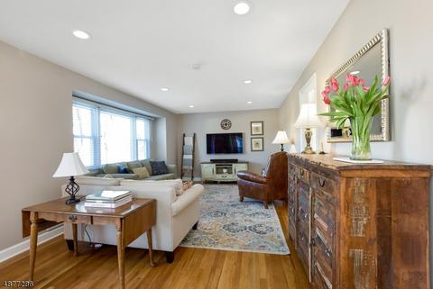 392 Plainfield Ave, Berkeley Heights, NJ 07922 photo 4