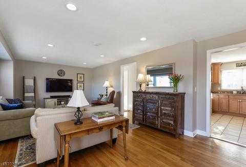392 Plainfield Ave, Berkeley Heights, NJ 07922 photo 5