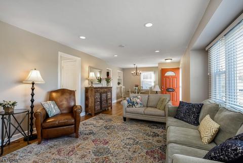 392 Plainfield Ave, Berkeley Heights, NJ 07922 photo 3