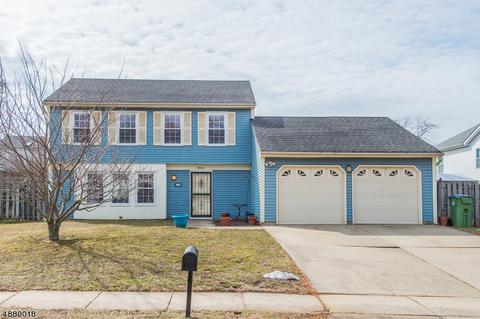 13 Heather Dr, Edison, NJ 08820 photo 2
