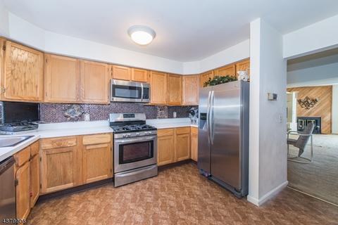 67 Ralph St, Wayne, NJ 07470 photo 4