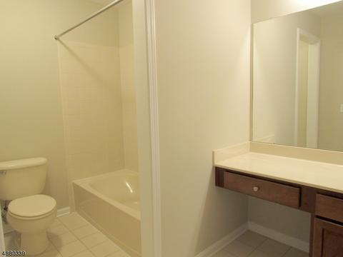 262 Levinberg Ln, Wayne, NJ 07470 photo 9