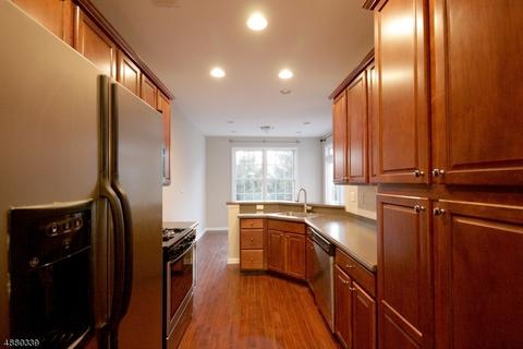 262 Levinberg Ln, Wayne, NJ 07470 photo 3