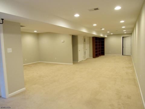 262 Levinberg Ln, Wayne, NJ 07470 photo 16