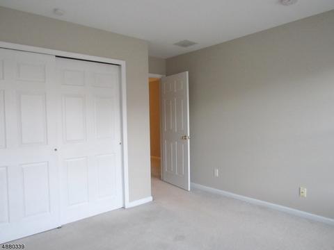 262 Levinberg Ln, Wayne, NJ 07470 photo 10