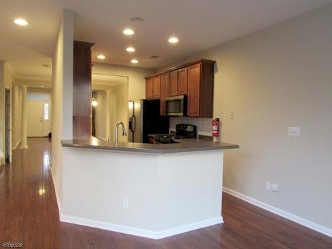 262 Levinberg Ln, Wayne, NJ 07470 photo 4
