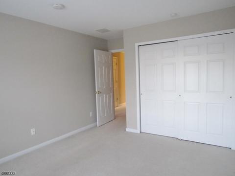 262 Levinberg Ln, Wayne, NJ 07470 photo 8