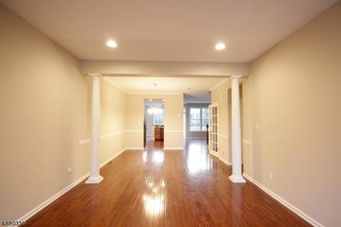 262 Levinberg Ln, Wayne, NJ 07470 photo 5