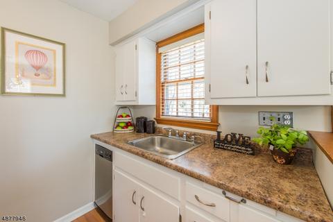 18 Hilltop Ter, Wayne, NJ 07470 photo 6