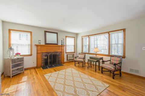 18 Hilltop Ter, Wayne, NJ 07470 photo 3