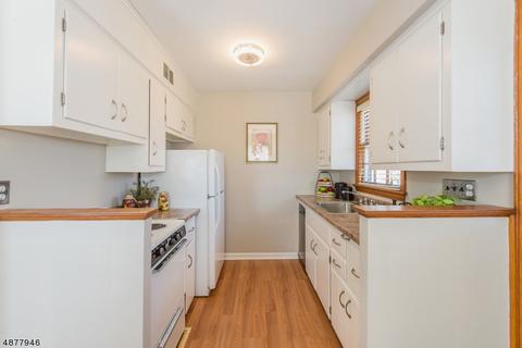 18 Hilltop Ter, Wayne, NJ 07470 photo 5