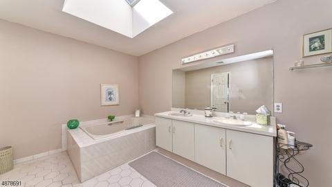 49 Hubbardton Rd, Wayne, NJ 07470 photo 16