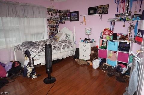 80 Thomas Dr, Clark, NJ 07066 photo 15