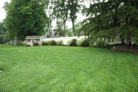 80 Thomas Dr, Clark, NJ 07066 photo 23