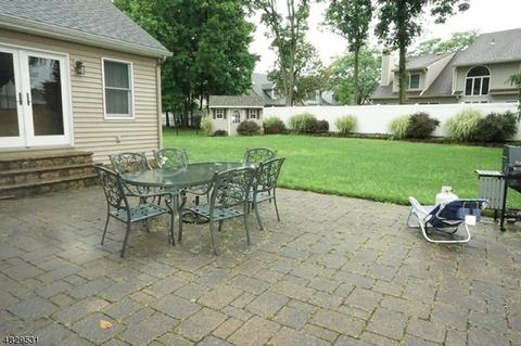 80 Thomas Dr, Clark, NJ 07066 photo 21