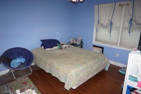 80 Thomas Dr, Clark, NJ 07066 photo 13