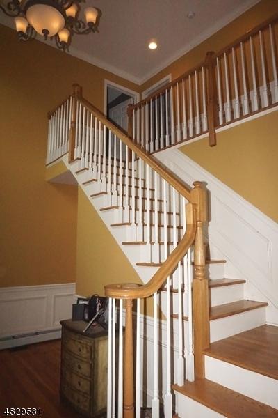 80 Thomas Dr, Clark, NJ 07066 photo 2