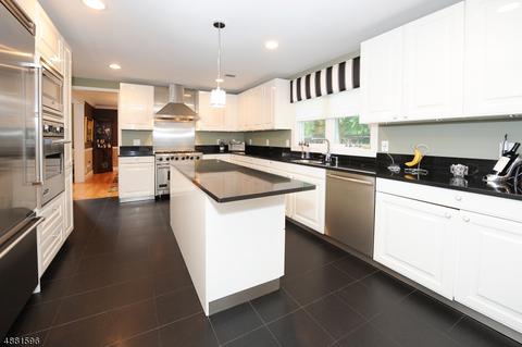 2 Herfort Rd, Wayne, NJ 07470 photo 7