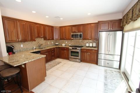 3 Dipippo Ct, Waldwick, NJ 07463 photo 5