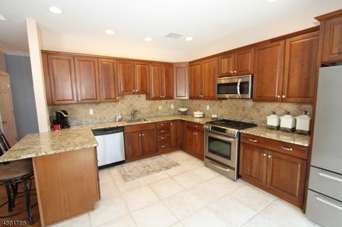 3 Dipippo Ct, Waldwick, NJ 07463 photo 3
